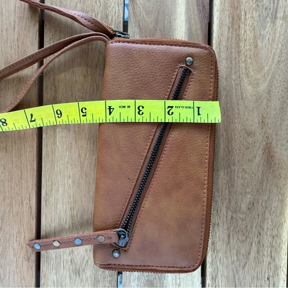 Free People Vegan Leather Distressed Wristlet Wallet – Cognac Brown Zip Around